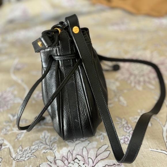 Gucci bag ,  small black draw string  leather pouch - Picture 3 of 5